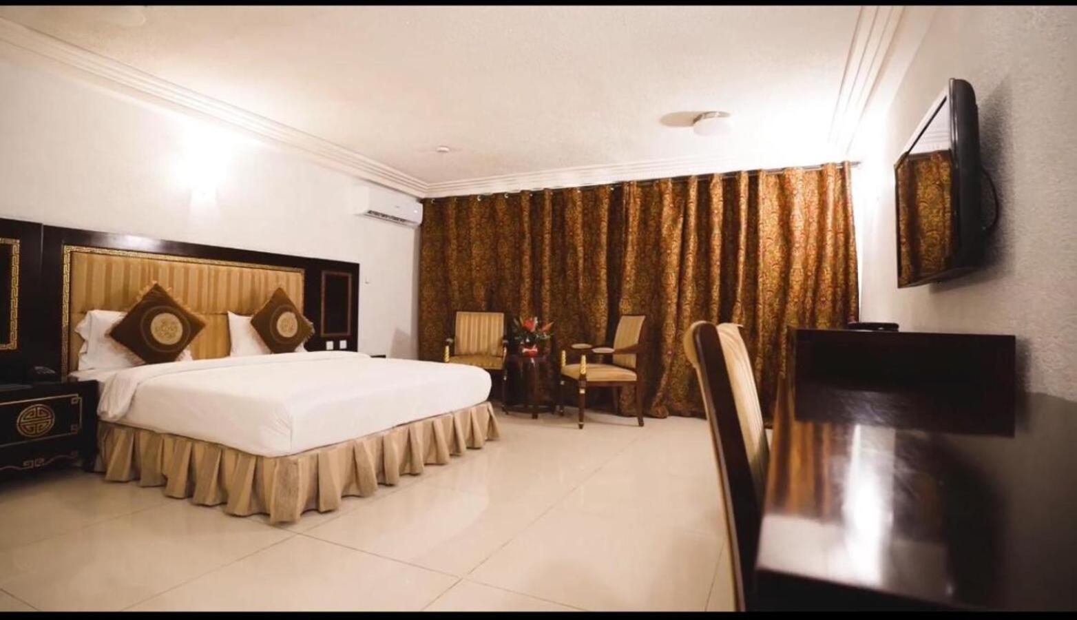 Nobila Airport Hotel Cotonou Eksteriør bilde
